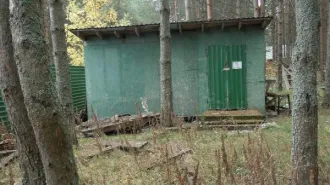 Дома для круглогодичного и сезонного проживания, хозпостройки, база «Верхняя Рыбинка», Вологодская область. Объекты недвижимости - дома для круглогодичного и сезонного проживания, хозяйственно-бытовые постройки, очистные сооружения, ограждение (забор металлический), бытовая канализация…
