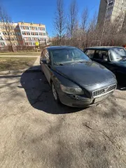 Volvo S40, 2006 года, 100 л.с., 180000 км. Автомобиль легковой, марка Volvo S40, дата выпуска 2006 г., цвет и тип краски Черный, VIN YV1MS204272280079, регистрационный знак М971АС977.