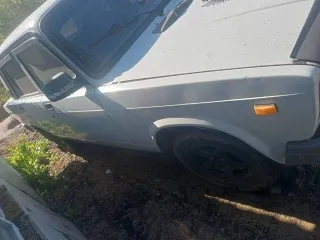 ВАЗ-21074 2005, КМЗ-8284 2000 - автомобиль ВАЗ-21074, 2005 г.в., VIN ХТА 21074052122552, гос. номер С 176 МС22; - прицеп КМЗ-8284, 2000 г.в., VIN XVF828400Y0002943, гос. номер АК 7394 2