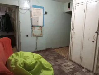 Жилое помещение с кадастровым номером 35:21:0401003:2560. Общая долевая собственность, доля в праве 1/5. Местоположение: Вологодская область, г. Череповец, ул. Сталеваров, д. 78, кв. 13, к. 4. Квартира является комнатой в общежитии, куплена с использованием материнского капитала за 460 000 руб…