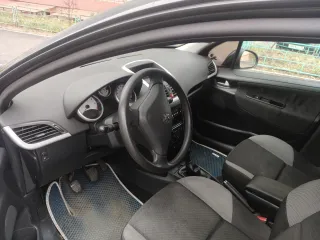 Пежо 207 2009 года, VIN: VF3WCKFUC9T003465, мощность 88 л.с. По кузову есть следы эксплуатации, царапины. Трещина на лобовом стекле. Для согласования осмотра и запроса дополнительных сведений направляйте запрос на zolotareva2595@yandex.ru