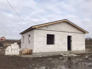 Объект незавершенного строительства и земельный участок в д. Ладога, Ленинградская обл. Земельный участок с кадастровым номером: 47:26:0108001:11094 и объект незавершенного строительства с кадастровым номером 47:26:0108001:16268, адрес (местонахождение): Россия, обл Ленинградская, р-н Тосненский, д…