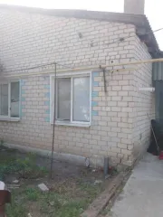 Жилое здание, кадастровый номер: 34:10:200001:458, адрес: обл. Волгоградская, р-н Камышинский, г. Петров Вал, ул. Речная, д. 25, площадь 122.1 кв. м., вид права доли: общая долевая 1/8. Данная сделка подлежит регистрации у нотариуса.