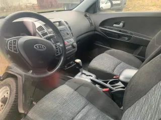 Kia Ceed 2008 года выпуска, государственный номер А810ЕК, VIN XWEFF522380001292. Имеется ограничение (обременение) права: залог. Местоположение: Томская область, г. Томск, ул. Елизаровых, д. 54 А.