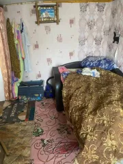 Земельный участок площадью 530 кв.м. кадастровый номер 35:28:0102018:72, 162030, Российская Федерация, Вологодская обл., Грязовецкий р-н, д. Юрово, с расположенными на нем 
Жилым помещением (садовым домиком),
Баней и
Хозяйственными постройками (строения расположенные на земельном участке не…