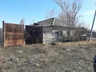 Нежилые здания и земельный участок, 435,3 кв.м, Новосибирская область, Карасук. Нежилое здание с кадастровым номером 54:08:010232:208, нежилое здание (склад-гараж) с кадастровым номером 54:08:010232:206, нежилое здание (склад) с кадастровым номером 54:08:010232:207, нежилое здание (склад-гараж) с…