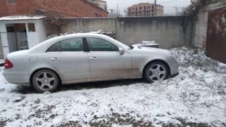 Mercedes-Benz E-200 Kompressor, 2003 года выпуска, VIN WDB2110421A238489, белый, бензиновый двигатель 1.8 л (163 л.с.), госномер T9I9EK09 (не на ходу).