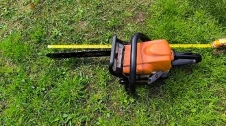Годные остатки бензопил Chain saw 5200, STIHL MS-180 и бура, 3 шт. Составной лот: Годные остатки отдельных узлов, деталей, агрегатов, материалов (в сборном виде) бензопил и бура в количестве 3 шт. 11-009274-1 Бензопила «Chain saw 5200», в корпусе оранжевого цвета 11-009278-1 Бензопила «STIHL…