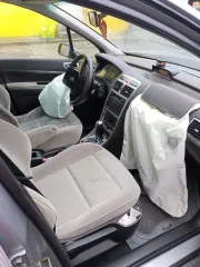 Peugeot 307 SW 2005 года выпуска, идентификационный номер VIN VF33HNFUE83846936, находится в залоге у ООО МФК "КарМани".