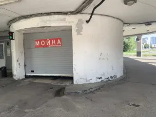 Нежилые помещения 5702.4 кв. м, гараж 2946 кв. м, земельный участок 5220 кв. м, Москва. Нежилые помещения (этаж 1, помещение VI - комната 1, помещение VIа - комната 1, помещение VII - комната 1, этаж 2, помещение IX комнаты 1-41, помещение VIII - комната 41, этаж 3, помещение XI - комнаты 1-42…