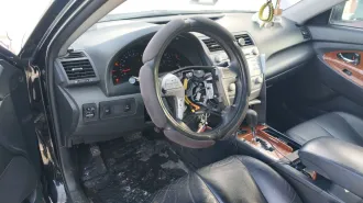 Toyota Camry 2011, автомобиль марки toyota модель camry, 2011 г.в., vin-номер jtnbe40k303208564. Ознакомление по адресу: Кемеровская обл., г. Новокузнецк, ул. Братьев Сизых, д. 10.