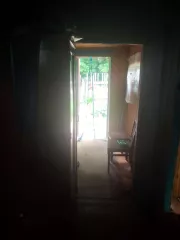 1/3 доля в праве на жилое здание площадью 34,6 кв.м, кадастровый номер 60:23:0010320:41. 1/3 доля в праве на земельный участок площадью 1235,6 кв.м, категория земель - земли населенных пунктов, разрешенное использование - для ведения личного подсобного хозяйства, кадастровый номер 60:23:0010321:2…