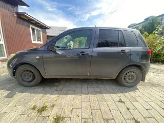 Mazda Demio 2005 года, цвет серый. Номер кузова DY3W433662. Шасси (рама) отсутствует, автомобиль на ходу. С имуществом и документами можно ознакомиться по предварительной записи у организатора по электронной почте: urisprudent2022@mail.ru