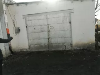 Гараж для легковых автомобилей 46,1 кв. м., кадастровый номер: 45:11:020601:255; ангар 577,2 кв.м., кадастровый номер: 45:11:020601:248; гараж 218,6 кв.м., кадастровый номер: 45:11:020601:246; административное здание (контора) 200,1 кв.м., кадастровый номер: 45:11:020601:251; тракторный гараж…