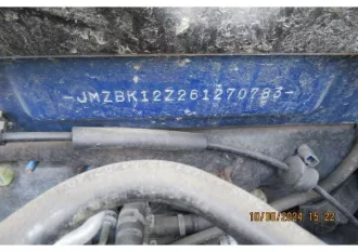 Автомобиль MAZDA 3, 2005 г.в., г/н ZS938LH, VIN JMZBK12Z261270783 (Годные остатки). Синий цвет, видимых значительных дефектов на кузове транспортного средства не обнаружено, наличие царапин и потёртостей по всему лакокрасочному покрытию кузова автомобиля, все узлы и агрегаты загрязнены продуктами…