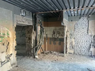 Здание магазина 282,9 кв.м, земельный участок 1 006 кв.м, Ленинградская область. Здание нежилое (здание магазина), площадь 282,9 кв. м, кадастровый номер 47:20:0905001:99. Земельный участок, категория земель: земли населённых пунктов, виды разрешенного использования: торговля, площадь: 1 006 +/- 11…
