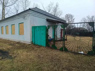 Мастерская и овощехранилище 261.7 м² Иркутская область имущественный комплекс: нежилое здание мастерской, общей площадью 100,5 м², кадастровый номер 38:37:020103:1926; нежилое здание овощехранилища, общей площадью 161,2 м², кадастровый номер 38:37:020103:1925 расположенные на земельном участке…