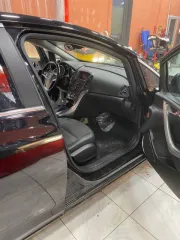 Opel Astra 2010 года, 180 лс, 214993 км, АКПП. Легковой автомобиль Opel Astra, 2010 г.в., 179,5 л.с., ГРН: М332ХХ790, VIN: W0LPE6DJ9BG020892