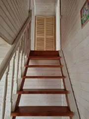 Земельный участок 800 м² и дом 73,7 м² Московская область - земельный участок с кадастровым номером 50:05:0130221:150, общей площадью 800 +/- 20 кв.м, расположенный по адресу: Московская обл., Сергиево-Посадский р-н, с/п Березняковское, вблизи д. Яковлево в южной части кадастрового квартала и…