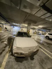 Машино-место площадью 13.3 кв.м, расположенное на подземном этаже по адресу: Тюменская область, город Тюмень, проезд Ледниковый, дом 2, сооружение 1, №115. Кадастровый номер 72:17:1313004:8972. Основные конструктивные элементы: стены и перегородки железобетонные, внешние стены окрашены. Въезд и…