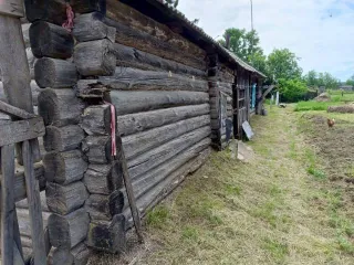 Доля здания 76.8 кв.м и участка 3703 кв.м Амурская область 1/5 доля здания, площадь 76.8 кв.м., назначение: жилое, количество этажей: 1, адрес (местонахождение): Россия, Амурская область, р-н Магдагачинский, с Черняево, ул Подгорная, д 20, кадастровый (условный) номер: 28:16:013901:1259. 1/5 доля…