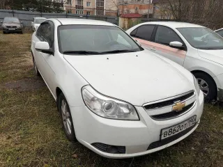 Chevrolet Epica 2011 года, VIN: XUULA69KJB0003213, госномер: В862ОТ190. Двигатель: модель X20D1, номер 148578K, мощность 105 кВт (143 л.с.), объем 1993 см³. Кузов: XUULA69KJB0003213, цвет белый. Разрешенная максимальная масса 1985 кг, масса без нагрузки 1575 кг. В наличии ПТС 39НЕ812119 и СТС…