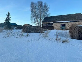 Земельный участок 821 кв.м и квартира 56.7 кв.м, Самарская область. Земельный участок, площадь 821 кв.м, адрес: Самарская область, Исаклинский район, село Ключи, ул. Школьная, кадастровый номер: 63:19:0206003:39. Квартира, площадь 56.7 кв.м, назначение: жилое, адрес: Самарская область, Исаклинский…