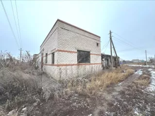 Земельный участок, категория земель: земли населенных пунктов, разрешенное использование: для ведения личного подсобного хозяйства, площадь 10508 кв. м, кадастровый номер: 56:06:1001001:404 Адрес: обл. Оренбургская, р-н Беляевский, с. Крючковка, ул. Грейдерная, 1 "а"; 
Строительные конструкции…