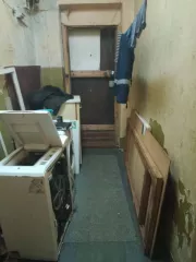 2/3  две третьих  доли в праве в совместной собственности, общая долевая собственность на Жилое помещение  комната , площадь 14 кв. м., адрес  местонахождение : Вологодская область, Череповецкий район, п/с Тоншаловский, д.Ясная Поляна, ул.Механизаторов, д.3, кв.5, к.1, кадастровый  условный  номер…
