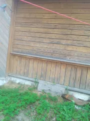 1/3 доля в праве на жилое здание площадью 34,6 кв.м, кадастровый номер 60:23:0010320:41. 1/3 доля в праве на земельный участок площадью 1235,6 кв.м, категория земель - земли населенных пунктов, разрешенное использование - для ведения личного подсобного хозяйства, кадастровый номер 60:23:0010321:2…