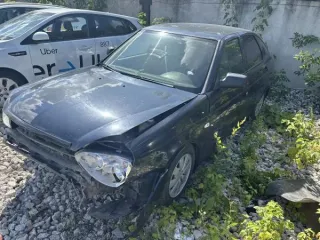 Lada 217230 Lada Priora, государственный регистрационный знак У 447 КА 73, VIN XTA21723080000382 ТС имеет видимые дефекты: коррозия элементов кузова, повреждения лкп, отсутствует передний бампер, отсутствует решетка радиатора. Вид транспорта: Автомобиль Год выпуска: - Государственный…
