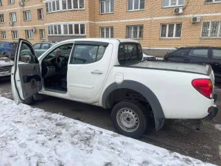 Mitsubishi L200 2.5; Грузовой-бортовой; 2013 года выпуска; номер двигателя 4D56 UCES0457; VIN: MMCJNKB40EDZ10113