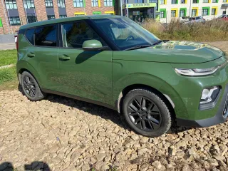 KIA Soul 2021, легковой автомобиль марки KIA модель Soul, год выпуска 2021, идентификационный номер (VIN) XWEJ381UBN0012369. Ознакомление с условиями приобретения, характеристиками предмета торгов, проектами договоров (о задатке, купли-продажи) осуществляется по адресу: РТ, г. Казань, ул…
