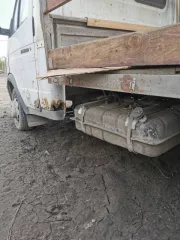 Грузовой бортовой автомобиль 37051С, 2007 года выпуска, идентификационный номер (VIN): XSJ37051C70004225, кузов №33020070479856, модель двигателя 40522Р, мощность двигателя: 140 л.с., цвет белый.