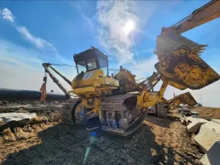 Экскаватор гусеничный Hyundai R300LC-9SH, заводской номер HHKHZ808LE0000183, 2014 год выпуска, госномер 58 УЕ 9248 (63 СВ 9366). Экскаватор гусеничный Hyundai R300LC-9S, заводской номер HHKHZ810LE0001178, 2014 год выпуска, госномер 58 УЕ 9241 (63 СВ 9362). Трактор ДТ-75 ДЕРС2 с буровой установкой…