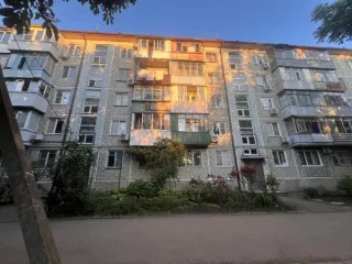 Продается 1/9 доля в праве общей долевой собственности на жилое помещение, площадь 45 кв.м., кадастровый номер 23:43:0141003:1299. Адрес: Краснодарский край, г. Краснодар, ул. Зиповская, д. 19, кв. 62. Цена 516 000 руб., задаток 77 400 руб., шаг аукциона 5 160 руб. Общая площадь: 45 кв.м. Вид…