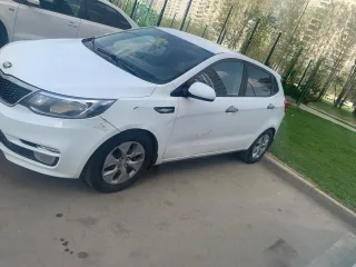 Kia Rio 2017, VIN: Z94CB51BBHR102739, 2017 года выпуска, гос номер: В583НС716, цвет белый. Состояние нормальное повреждение переднее крыло вмятина а остальное вроде все целое ..и на крыше оторвалась антенна и так чуть царапины есть на бампере. Машина находится по адресу: г. Москва, ул. Генерала…