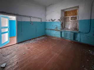 Земельный участок 4 979 кв.м с расположенными на нем зданием врачебной амбулатории 783,1 кв.м, гаражом 82 кв.м, складом 19,3 кв.м, по адресу: Липецкая область, муниципальный округ Добровский, с. Ратчино, улица Ленина, д.7 1) Земельный участок, категория земель: земли населенных пунктов, вид…