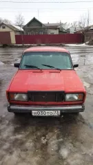 легковой автомобиль ВАЗ 21070, 1995 г.в.,  VIN: XTA210700T0961907, цвет кузова: рубин. Пробег установить не удалось в связи с заменой панели приборов. Многочисленные следы коррозии по кузову. Узлы и агрегаты требуют ремонта или замены.