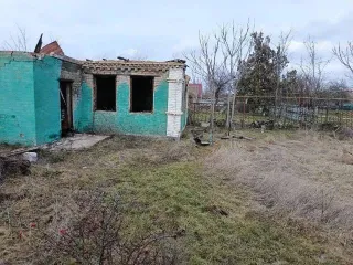 1/3 дома и 1/3 участка, Ростовская обл., с. Крученая Балка. Здание жилое, КН: 61:34:0090101:4140, общ.пл - 61,1 кв.м., вид права: общая долевая собственность, доля в праве 1/3. Земельный участок, КН: 61:34:0090101:1010, общ.пл - 4200 кв.м., вид права: общая долевая собственность, доля в праве 1/3…