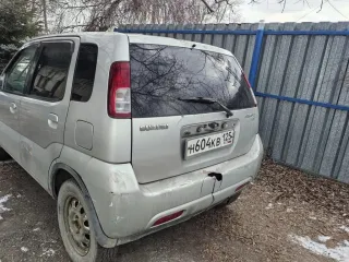 Suzuki Swift 2002 года выпуска, номер кузова НТ518723274, госномер Н604КВ125. Возможны ограничения на регистрационные действия. Техническое состояние: повреждения кузова и боковых зеркал, дверь багажника не открывается, требуется ремонт боковой рейки, не все лампочки (индикаторы) в рабочем…