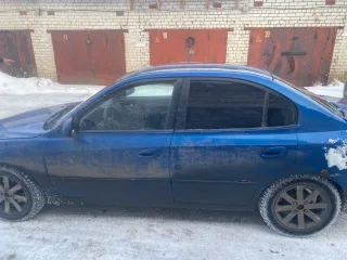 Hyundai Elantra 2004 года, VIN KMHDN46D94U868528.