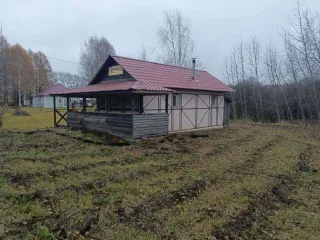 Нежилое здание площадью 41 кв.м, кадастровый номер 35:08:0201034:320 и земельный участок площадью 240 кв.м, категория земель - земли населенных пунктов, разрешенное использование - для торговой деятельности, кадастровый номер 35:08:0201034:182. Адрес: Вологодская область, Тарногский район, село…