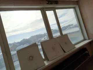 Помещения в административном здании по адресу: Курганская область, г. Шадринск, ул. Советская, д. 75. Площадь объекта 581,5 кв. м. Назначение нежилое. Количество этажей: 1 этаж, 3 этаж. Право собственности. Обременения отсутствуют. Кадастровый номер 45:26:070510:425.