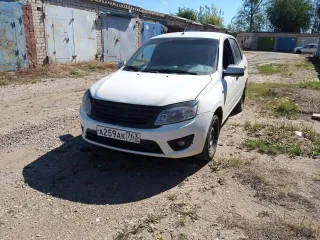 Lada Granta 2017 года, 106.1 л.с., пробег 172263 км. VIN/ПТС: 63OT9664662812201710 / XTA219070J0522812. Автомобиль в удовлетворительном техническом состоянии, имеются следы эксплуатации, притертость на правом заднем крыле, сколы по кузову и бамперах.