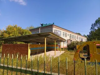 Здание 1804.4 кв.м, хозяйственный корпус 84.6 кв.м, Пермский край. Назначение: нежилое, этажей 3, в том числе подземных 1, общая площадь 1804.4 кв.м, кадастровый номер: 59:03:0400073:11313. Адрес объекта: Российская Федерация, Пермский край, городской округ город Березники, город Березники, улица…