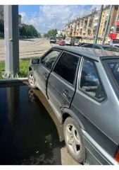 LADA 211440 Samara 2008 года, цвет серо-зеленый, госномер Т104СМ96, VIN XTA211440C5067680. Передний привод, механическая коробка передач, на ходу. Имеется ржавчина на правых передних и задних крыльях и багажнике, износ салона, следы сколов на капоте. Не работает печка. Пробег 100266 км.