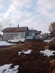 Жилой дом, площадь 48.0 кв.м., кадастровый номер 22:16:030415:341; земельный участок, площадь 4800+/-48 кв.м., кадастровый номер 22:16:030415:17, расположенные по адресу: Алтайский край, р-н Калманский, с Калманка, ул Заводская, д 1