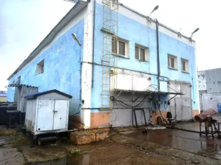 Здание производственный корпус с переходом и сети, общая площадь 4 596,2 кв.м, 2 этажа. Сооружение очистные сооружения, площадь 114.8 кв.м, площадь застройки 192.8 кв.м. Здание, состоящее из механической мойки и столярного цеха, общая площадь 481,3 кв.м. Здание арочного типа, общая площадь 446,5…