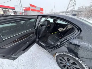 BMW 7 Series 2015 Легковой автомобиль, марка: BMW 7 Series, 2015 г.в., VIN X4XYF41110DZ85680 Находится в залоге в АО «МС Банк Рус».